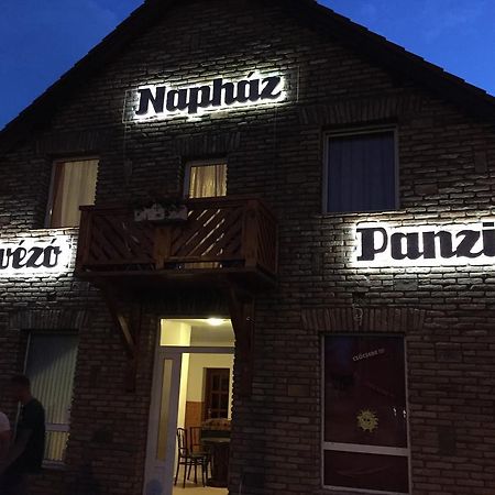 Tiszafüred Naphaz Panzio B&B 외부 사진
