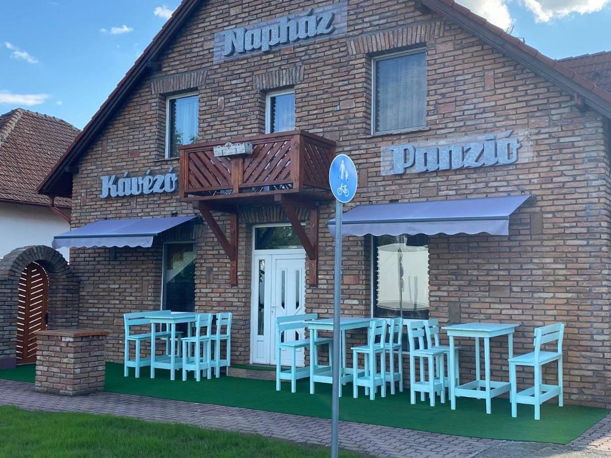 Tiszafüred Naphaz Panzio B&B 외부 사진